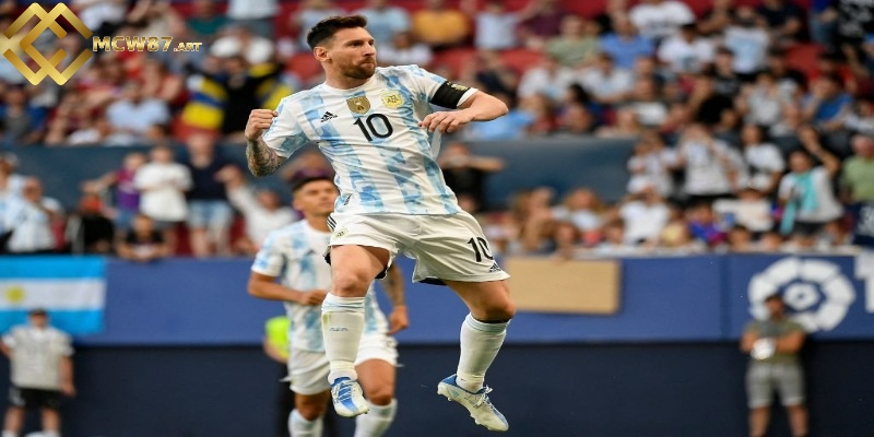 Lionel Messi và cú Repoker ấn tượng